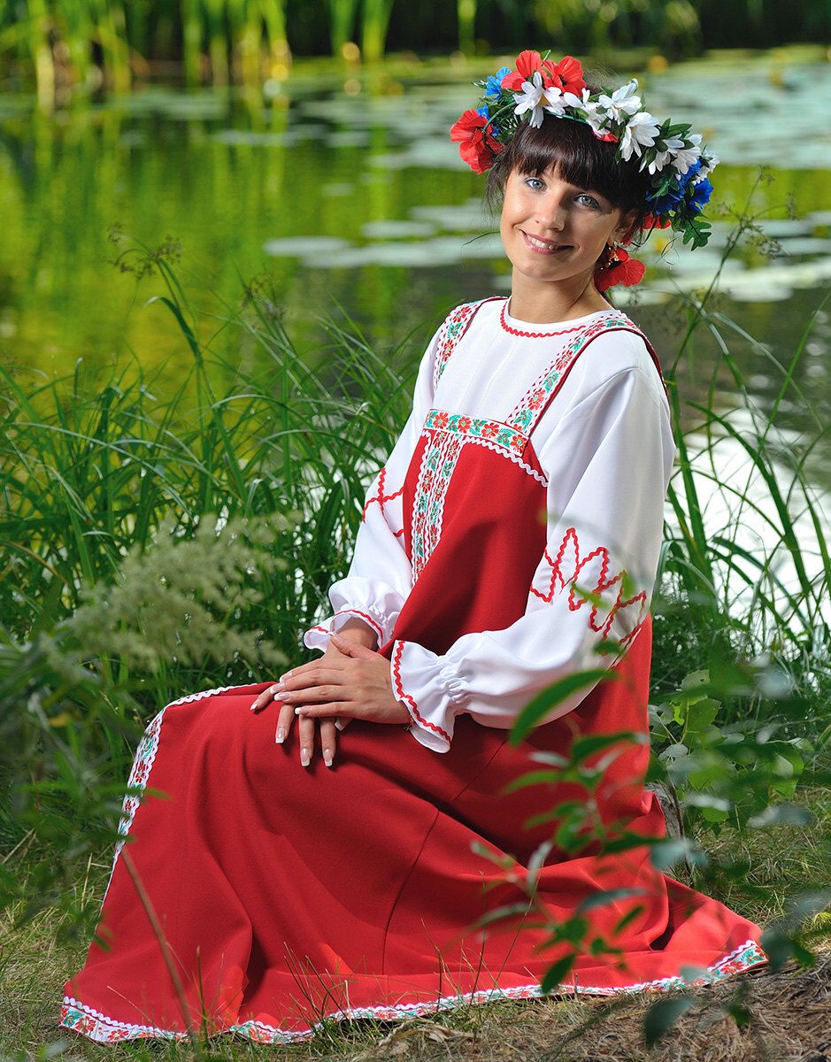 Beautiful girl Girls in Slavic costumes in Bekasi