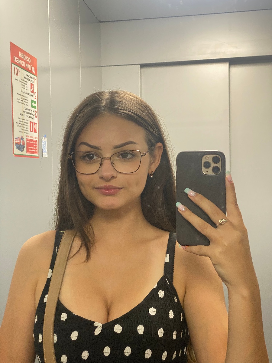 Sexy model Stacy in Bekasi