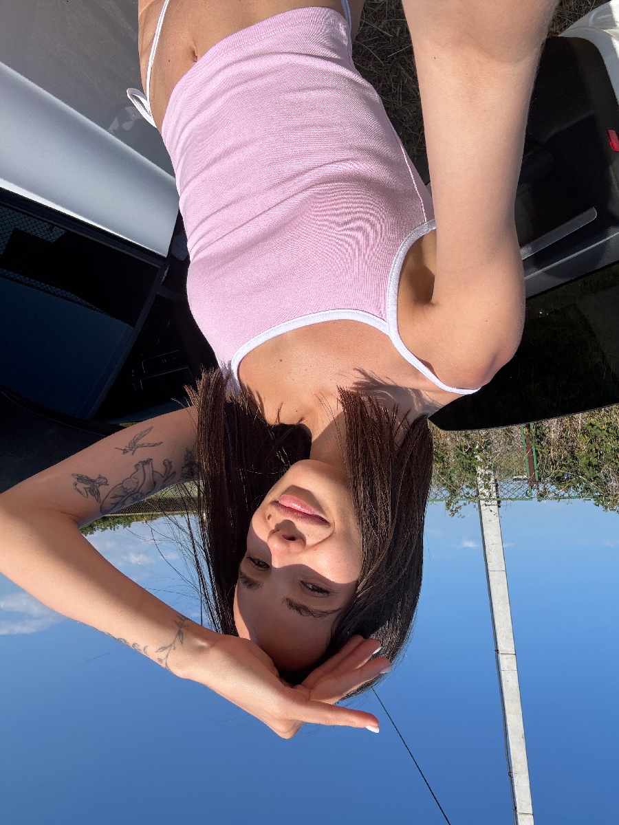 Sexy model Tina in Bekasi